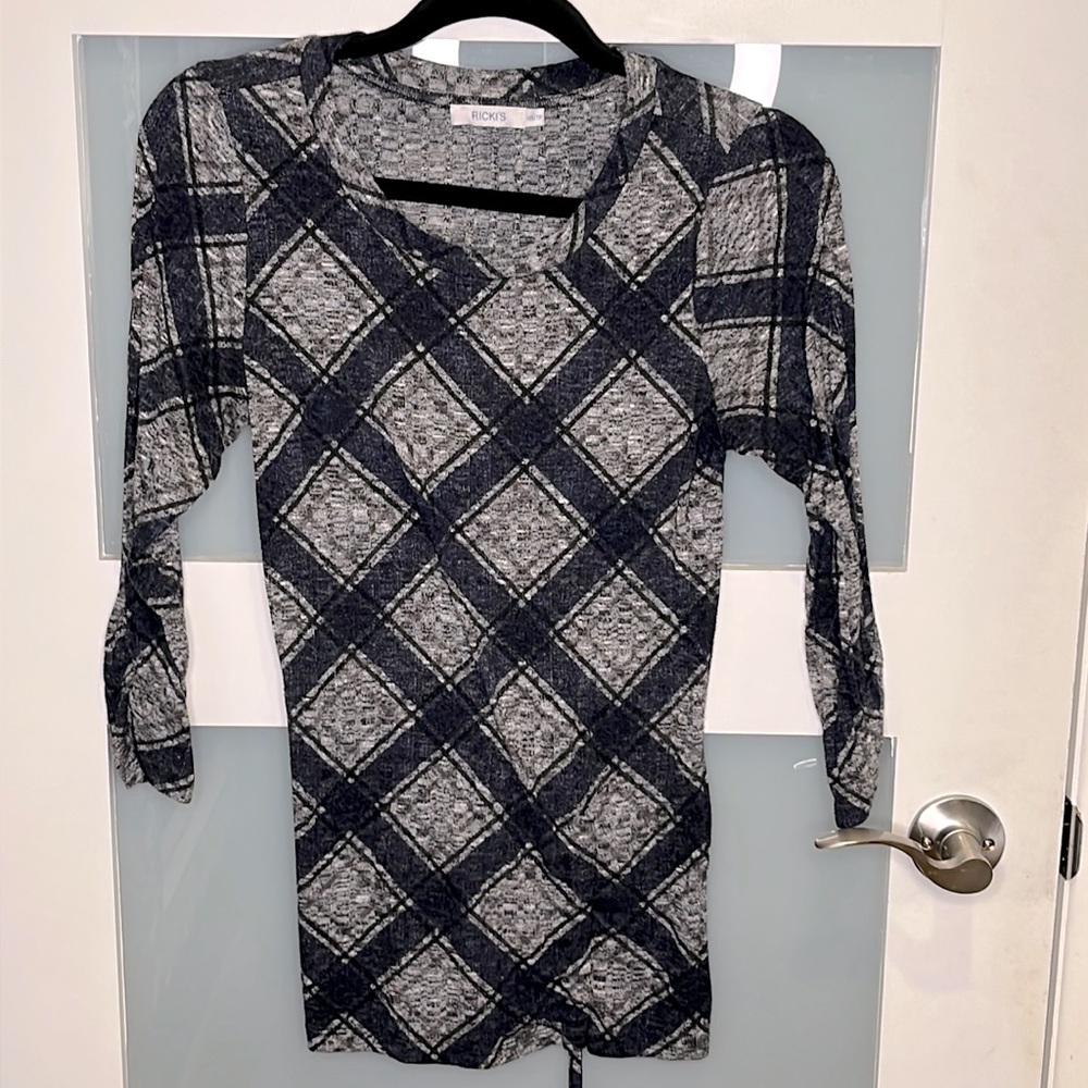Plaid long sleeve top. Size xs